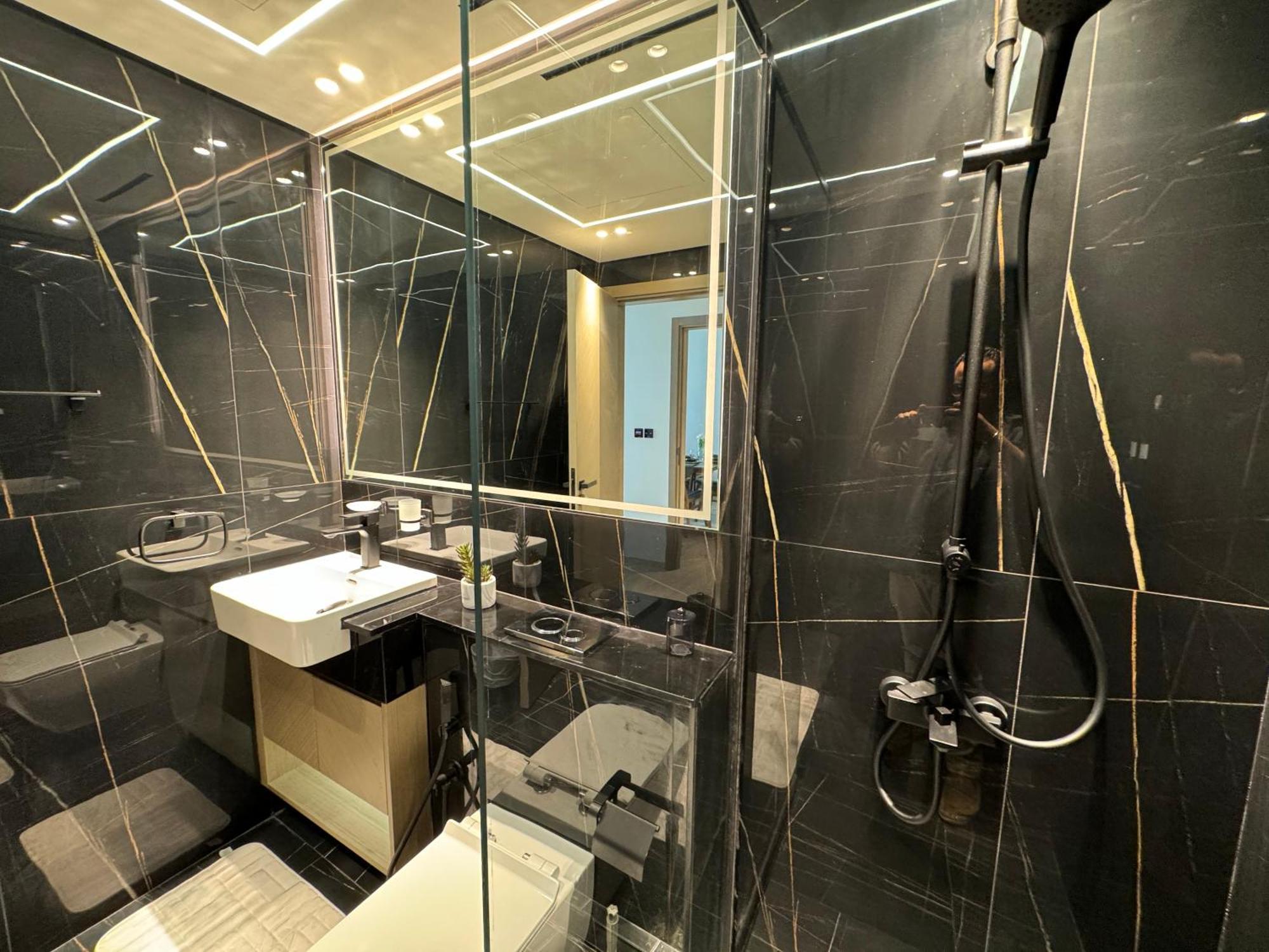 Ashri Hh, Luxurious In Jvc